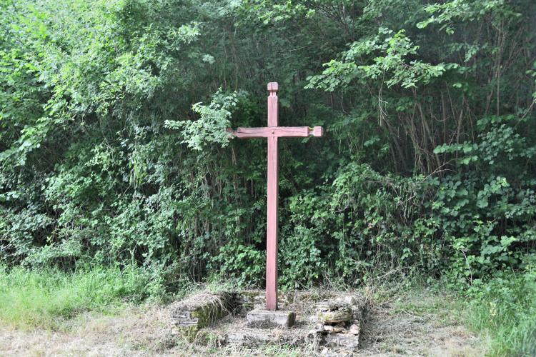 Croix du carrefour de Cuncy-lès-Varzy