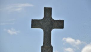 croix du carrefour de Luthenay-Uxeloup