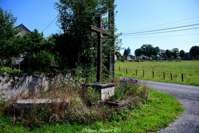 Croix du carrefour de Millay
