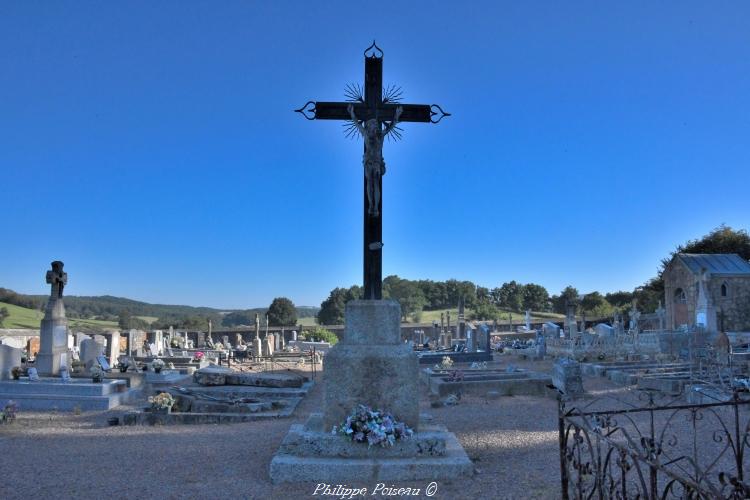 Crucifix du cimetière de Vauclaix