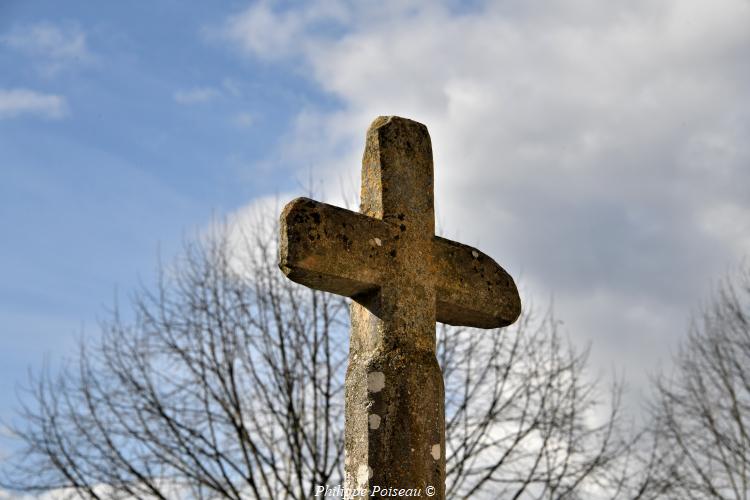 Croix du Cimetière d’Asnois un beau patrimoine