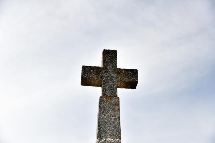 Croix du cimetière de Saint André en Morvan