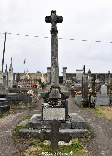 Croix du cimetière d' Ouroux en Morvan Nièvre Passion