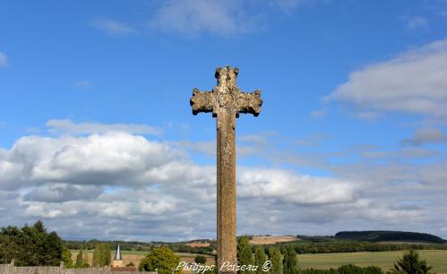 Croix du cimetière de Balleray