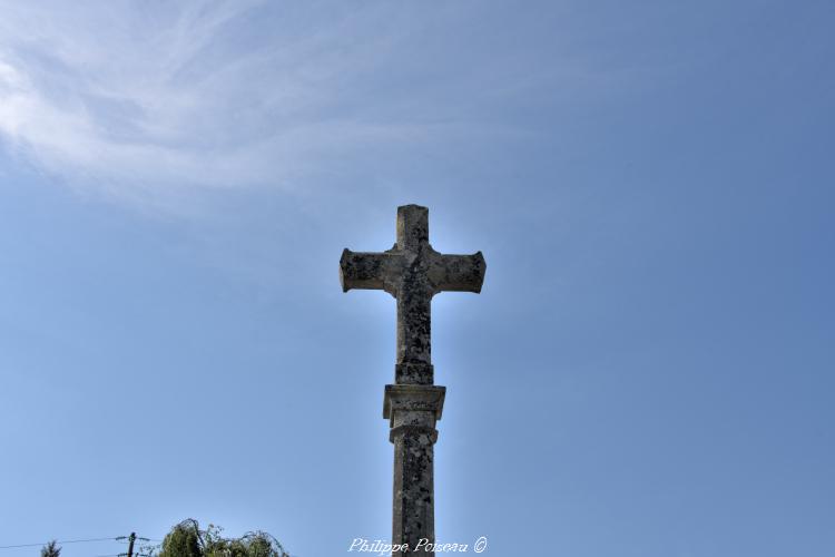 Croix du cimetière de Dun-les-Places