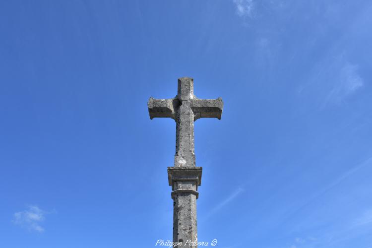 Croix du cimetière de Dun-les-Places