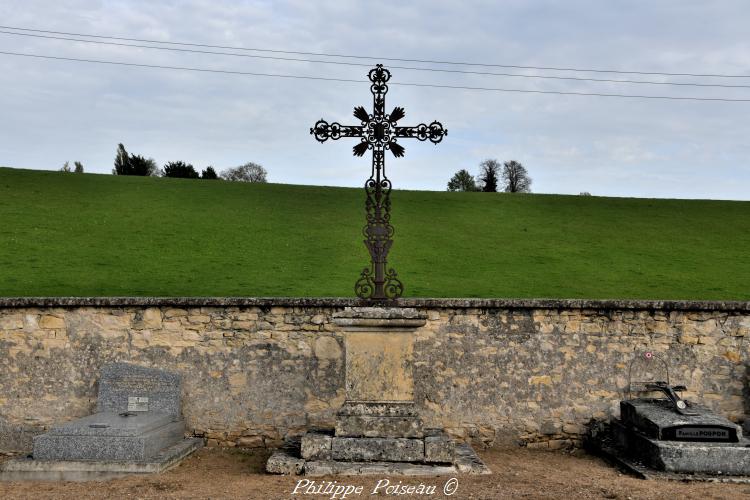 La croix du cimetière de Germigny-sur-Loire