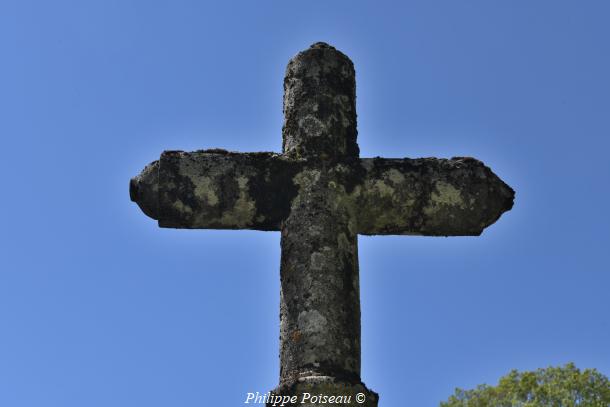 Croix du Cimetière de Grenois un beau patrimoine