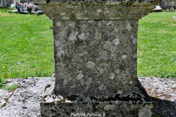 Croix du Cimetière de Grenois un beau patrimoine