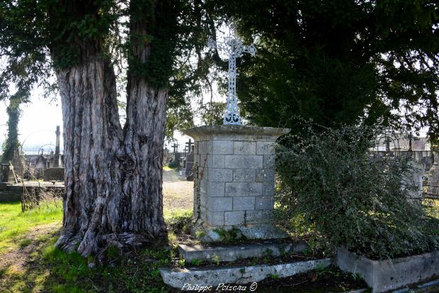 croix du cimetière de Livry