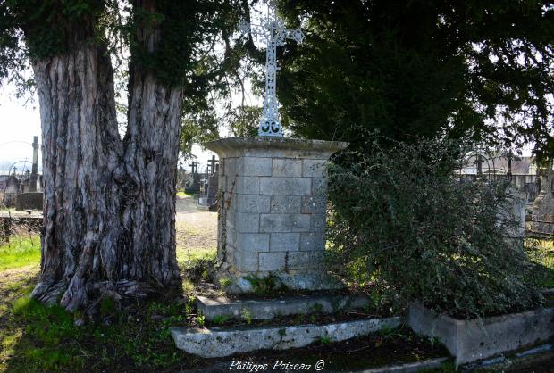 croix du cimetière de Livry