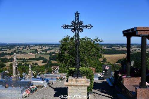Croix du cimetière de Onlay 