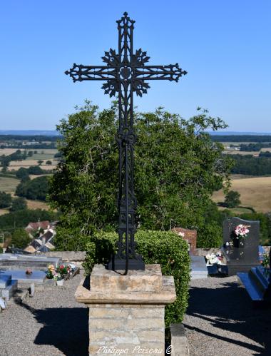 Croix du cimetière de Onlay 