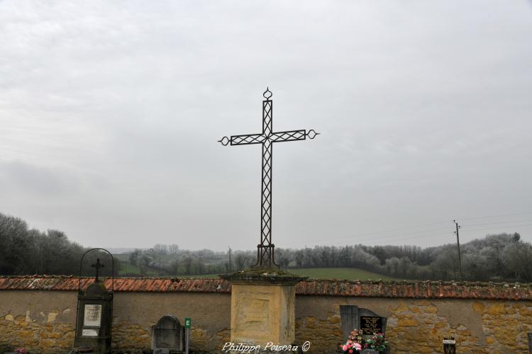 Croix du cimetière de Parigny-les-Vaux