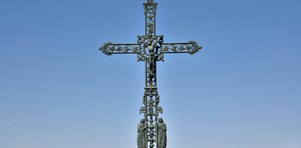 Croix du cimetière de Raveau