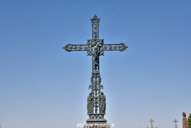 Croix du cimetière de Raveau