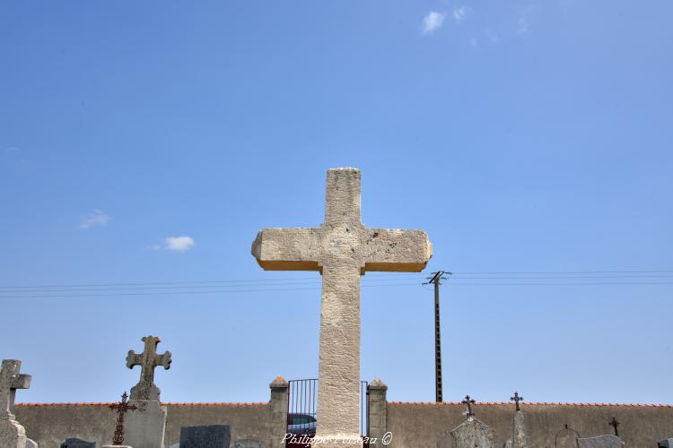 La croix du cimetière de Saint-Quentin-sur-Nohain