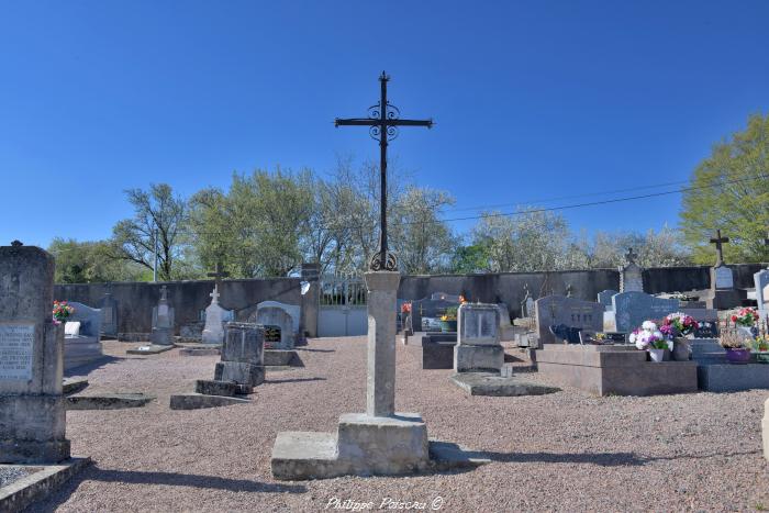 Croix du cimetière de Ternant un beau patrimoine