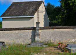 Croix du cimetière de la Celle sur Loire