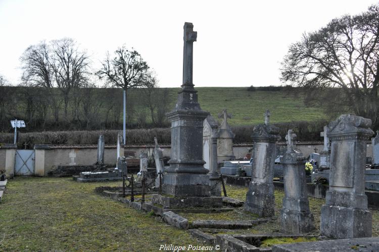 Croix du cimetière de La Chapelle Saint André