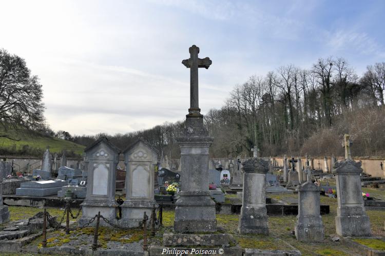 Croix du cimetière de La Chapelle Saint André