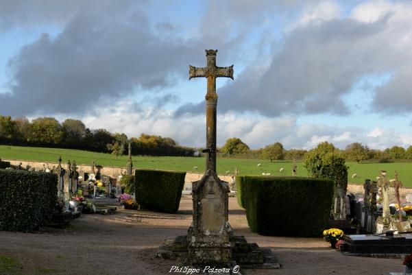 Croix du cimetière de Saint Sulpice Nièvre Passion