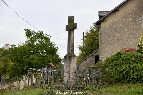 Croix du hameau de Pont Nièvre Passion
