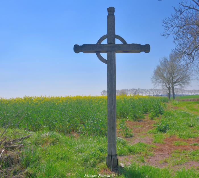 Croix du hameau de Ravisy