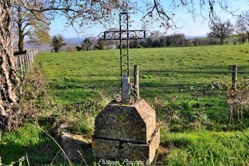 Croix du lieu dit « Le Bourg » un patrimoine vernaculaire