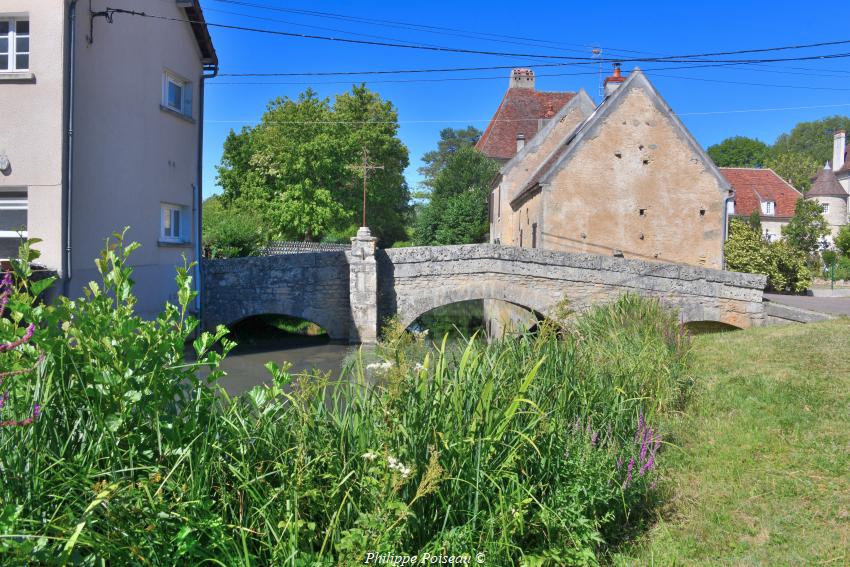 croix du pont de Corvol-l'Orgueilleux