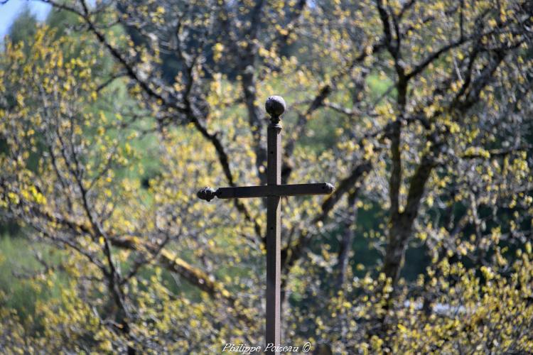 Croix du pont sur la Cure