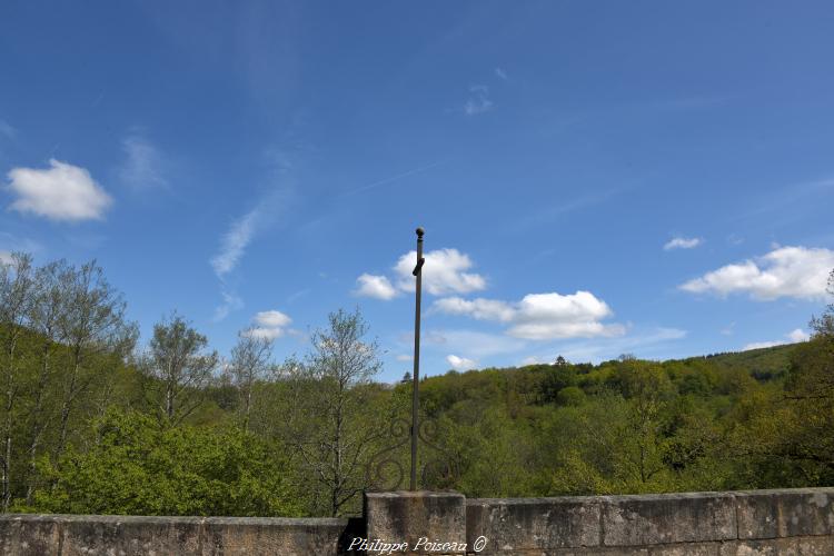 Croix du pont sur la Cure