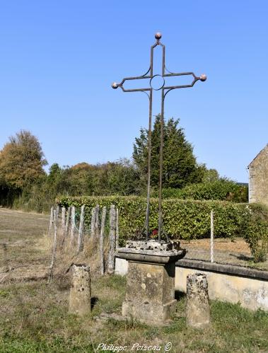Croix du carrefour de Paroy Nièvre Passion