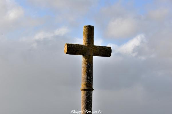 Croix et Pierre des morts du hameau de Laché