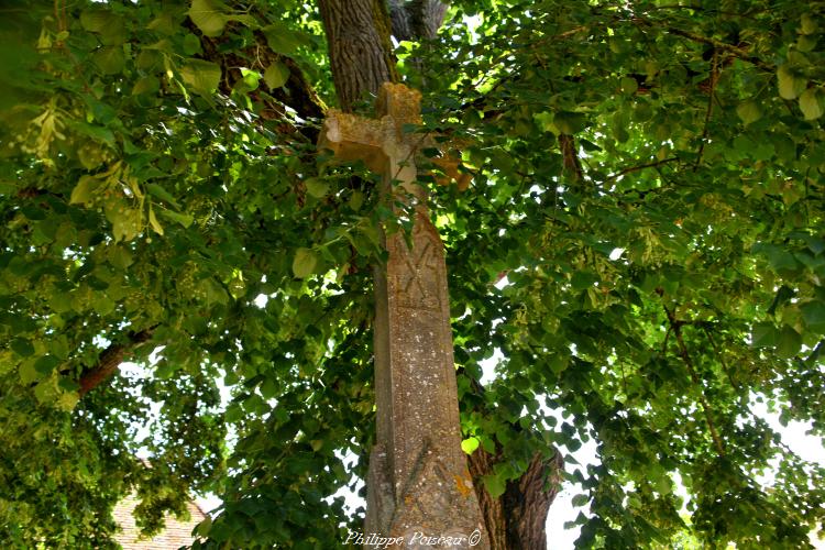 Croix et pierre des morts de Beuvron