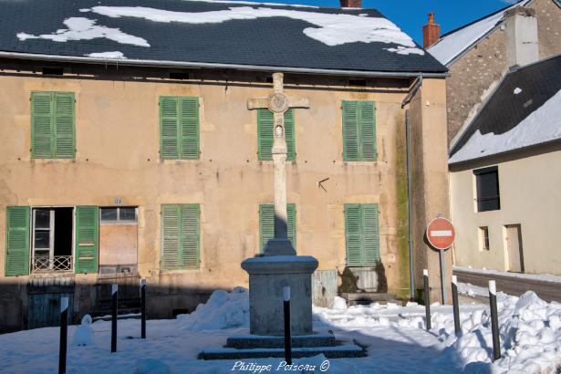 Croix monumentale d’Arleuf un beau patrimoine religieux