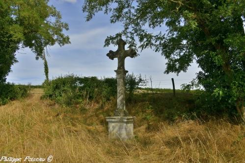 Croix monumentale de Valentinges Nièvre Passion