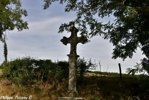 Croix monumentale de Valentinges Nièvre Passion