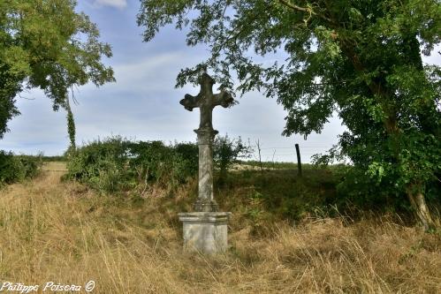 Croix monumentale de Valentinges Nièvre Passion