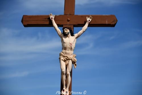 Crucifix d’Arzembouy un patrimoine vernaculaire