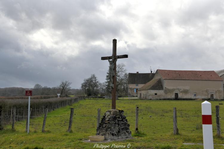 Le crucifix du carrefour d'Ougny