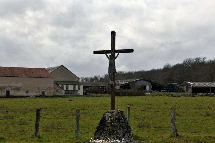 Le crucifix du carrefour d'Ougny