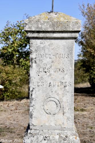 Stèle de la croix Nièvre Passion