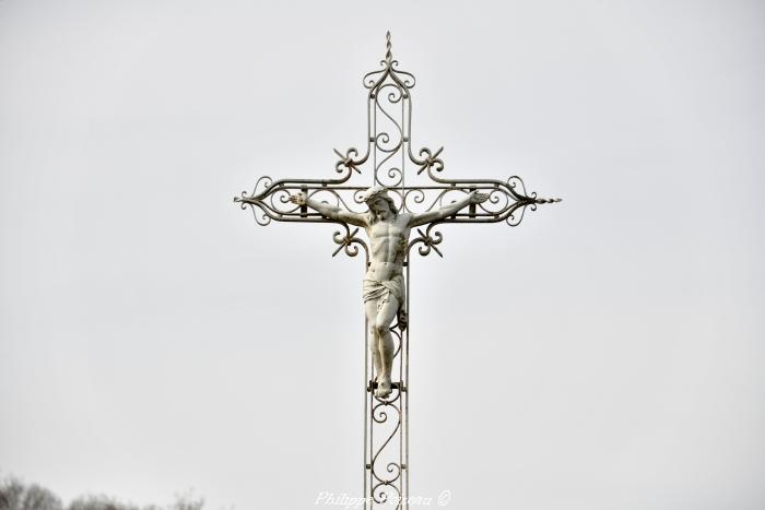 Crucifix du cimetière de Brinon-sur-Beuvron