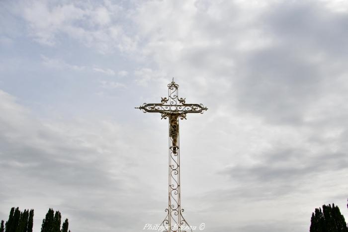 Crucifix du cimetière de Brinon-sur-Beuvron