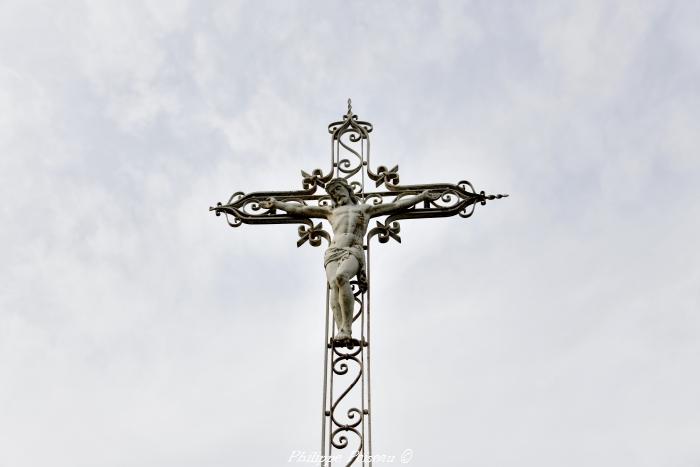 Crucifix du cimetière de Brinon-sur-Beuvron