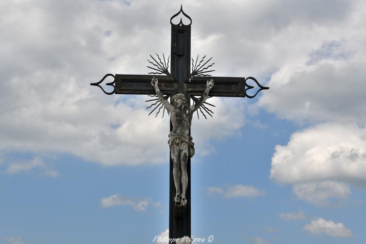 Crucifix du cimetière de Vauclaix