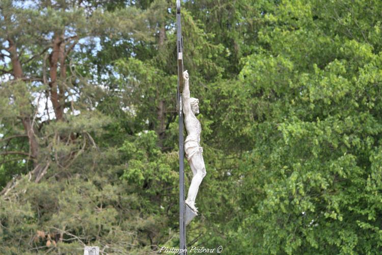 Crucifix du cimetière de Vauclaix