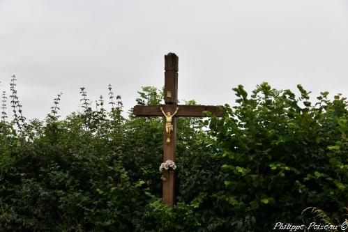 Crucifix route Les Grands Champs Nièvre Passion
