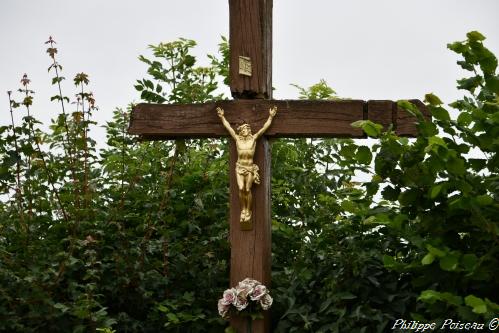 Crucifix route Les Grands Champs Nièvre Passion